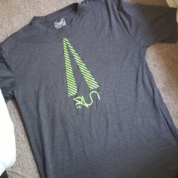 UNDER ARMOUR Gray Short Sleeve Shirt - Picture 2 of 3